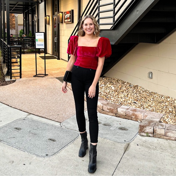 Reformation Luka Velvet Puff Sleeve Top in Women’s Small - Picture 2 of 6